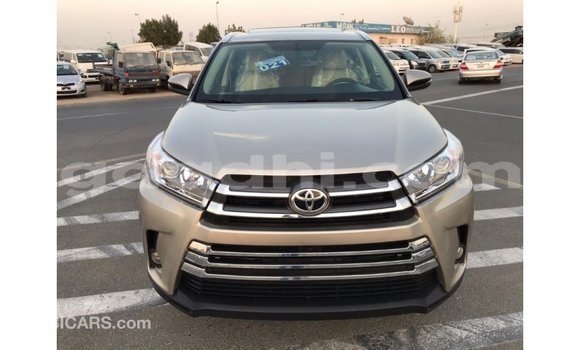 ይግዙ Imported Toyota Highlander ሌላ መኪና በ Import - Dubai በ ሶማሊያ ይግዙ Imported Toyota Highlander ሌላ መኪና በ Import - Dubai በ ሶማሊያ