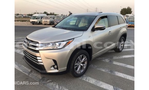 ይግዙ Imported Toyota Highlander ሌላ መኪና በ Import - Dubai በ ሶማሊያ ይግዙ Imported Toyota Highlander ሌላ መኪና በ Import - Dubai በ ሶማሊያ