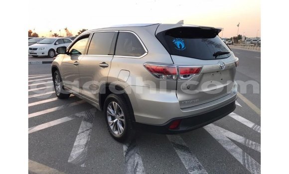 ይግዙ Imported Toyota Highlander ሌላ መኪና በ Import - Dubai በ ሶማሊያ ይግዙ Imported Toyota Highlander ሌላ መኪና በ Import - Dubai በ ሶማሊያ