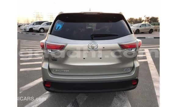 ይግዙ Imported Toyota Highlander ሌላ መኪና በ Import - Dubai በ ሶማሊያ ይግዙ Imported Toyota Highlander ሌላ መኪና በ Import - Dubai በ ሶማሊያ
