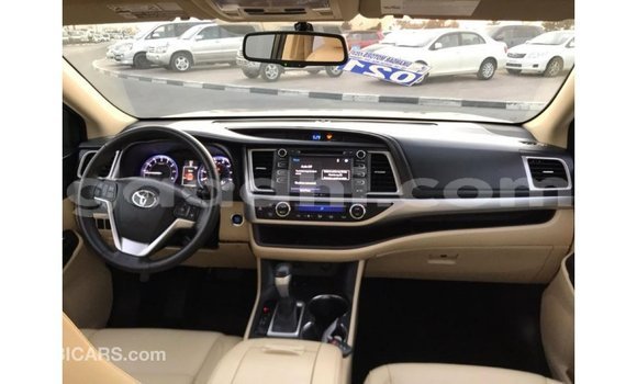 ይግዙ Imported Toyota Highlander ሌላ መኪና በ Import - Dubai በ ሶማሊያ ይግዙ Imported Toyota Highlander ሌላ መኪና በ Import - Dubai በ ሶማሊያ
