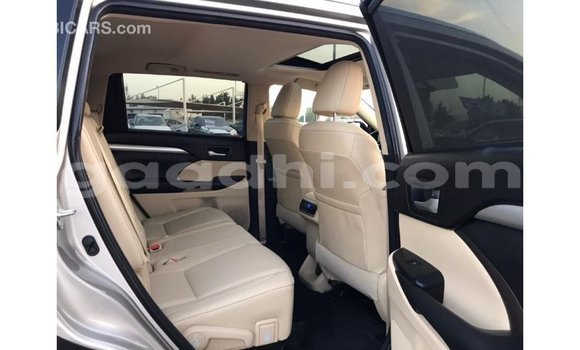 ይግዙ Imported Toyota Highlander ሌላ መኪና በ Import - Dubai በ ሶማሊያ ይግዙ Imported Toyota Highlander ሌላ መኪና በ Import - Dubai በ ሶማሊያ