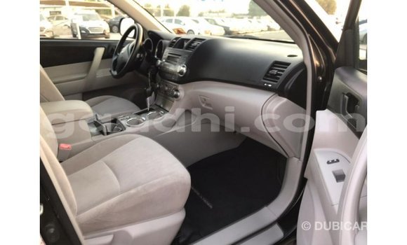 ይግዙ Imported Toyota Highlander ጥቁር መኪና በ Import - Dubai በ ሶማሊያ ይግዙ Imported Toyota Highlander ጥቁር መኪና በ Import - Dubai በ ሶማሊያ
