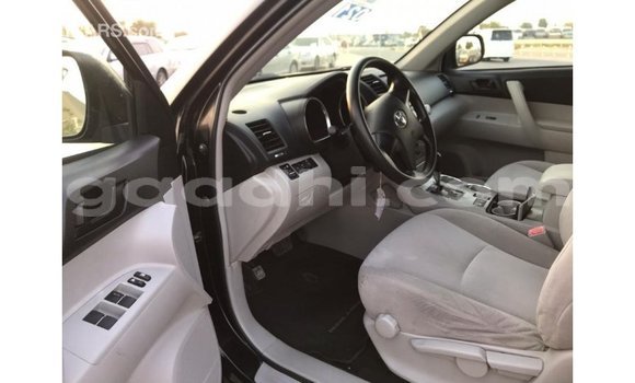 ይግዙ Imported Toyota Highlander ጥቁር መኪና በ Import - Dubai በ ሶማሊያ ይግዙ Imported Toyota Highlander ጥቁር መኪና በ Import - Dubai በ ሶማሊያ