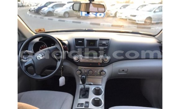 ይግዙ Imported Toyota Highlander ጥቁር መኪና በ Import - Dubai በ ሶማሊያ ይግዙ Imported Toyota Highlander ጥቁር መኪና በ Import - Dubai በ ሶማሊያ