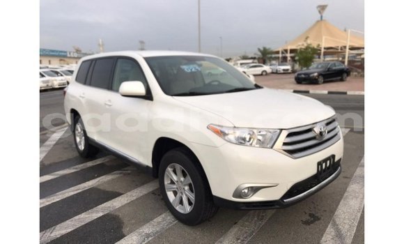 اشتري Imported Toyota Highlander أبيض سيارة في Import - Dubai في الصومال اشتري Imported Toyota Highlander أبيض سيارة في Import - Dubai في الصومال