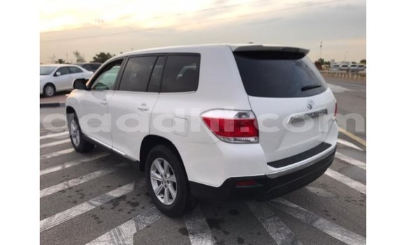 اشتري Imported Toyota Highlander أبيض سيارة في Import - Dubai في الصومال اشتري Imported Toyota Highlander أبيض سيارة في Import - Dubai في الصومال