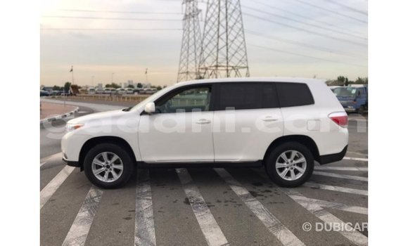 اشتري Imported Toyota Highlander أبيض سيارة في Import - Dubai في الصومال اشتري Imported Toyota Highlander أبيض سيارة في Import - Dubai في الصومال