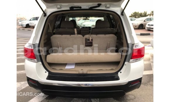 اشتري Imported Toyota Highlander أبيض سيارة في Import - Dubai في الصومال اشتري Imported Toyota Highlander أبيض سيارة في Import - Dubai في الصومال
