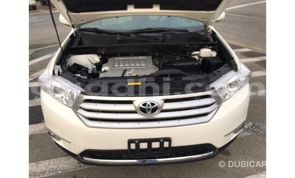 اشتري Imported Toyota Highlander أبيض سيارة في Import - Dubai في الصومال اشتري Imported Toyota Highlander أبيض سيارة في Import - Dubai في الصومال