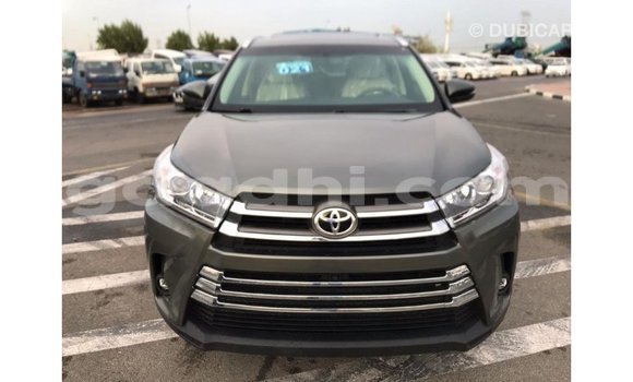 ይግዙ Imported Toyota Highlander ሌላ መኪና በ Import - Dubai በ ሶማሊያ ይግዙ Imported Toyota Highlander ሌላ መኪና በ Import - Dubai በ ሶማሊያ