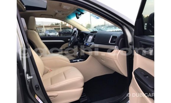 ይግዙ Imported Toyota Highlander ሌላ መኪና በ Import - Dubai በ ሶማሊያ ይግዙ Imported Toyota Highlander ሌላ መኪና በ Import - Dubai በ ሶማሊያ