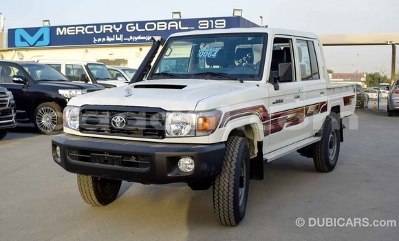 اشتري Imported Toyota Land Cruiser أبيض سيارة في Import - Dubai في الصومال اشتري Imported Toyota Land Cruiser أبيض سيارة في Import - Dubai في الصومال