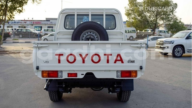 Big with watermark toyota land cruiser somalia import dubai 3006