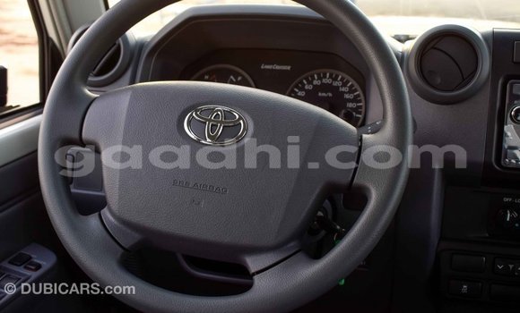 اشتري Imported Toyota Land Cruiser أبيض سيارة في Import - Dubai في الصومال اشتري Imported Toyota Land Cruiser أبيض سيارة في Import - Dubai في الصومال