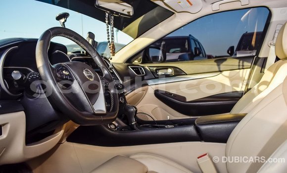 Imported Nissan Maxima White Makiinaa iti Import - Dubai keessatti Somalia keessatti Imported Nissan Maxima White Makiinaa iti Import - Dubai keessatti Somalia keessatti