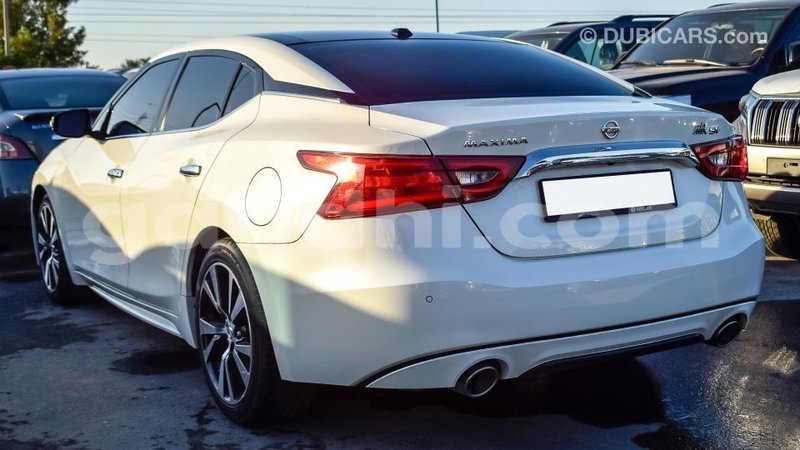 Big with watermark nissan maxima somalia import dubai 3012