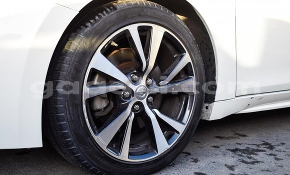Imported Nissan Maxima White Makiinaa iti Import - Dubai keessatti Somalia keessatti Imported Nissan Maxima White Makiinaa iti Import - Dubai keessatti Somalia keessatti