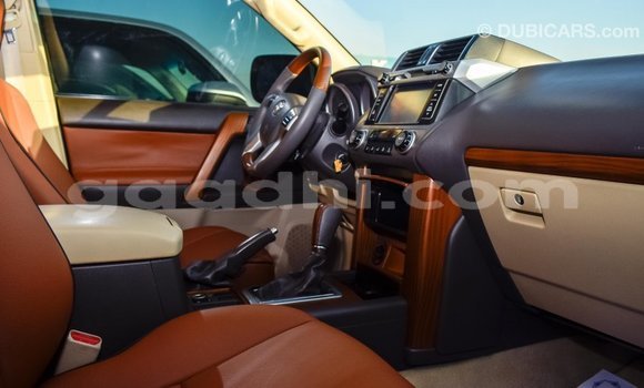 Imported Toyota Prado White Makiinaa iti Import - Dubai keessatti Somalia keessatti Imported Toyota Prado White Makiinaa iti Import - Dubai keessatti Somalia keessatti