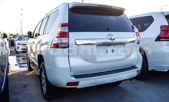 Imported Toyota Prado White Makiinaa iti Import - Dubai keessatti Somalia keessatti Imported Toyota Prado White Makiinaa iti Import - Dubai keessatti Somalia keessatti