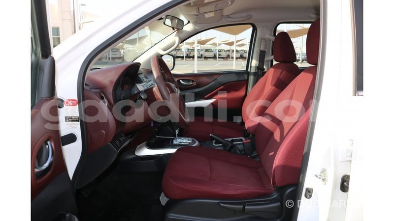 Big with watermark nissan navara somalia import dubai 3023