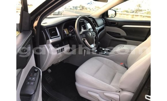 اشتري Imported Toyota Highlander أسود سيارة في Import - Dubai في الصومال اشتري Imported Toyota Highlander أسود سيارة في Import - Dubai في الصومال