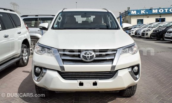 Imported Toyota Fortuner White Makiinaa iti Import - Dubai keessatti Somalia keessatti Imported Toyota Fortuner White Makiinaa iti Import - Dubai keessatti Somalia keessatti