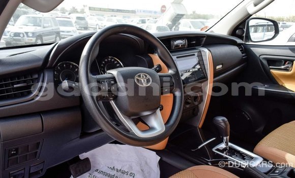 Imported Toyota Fortuner White Makiinaa iti Import - Dubai keessatti Somalia keessatti Imported Toyota Fortuner White Makiinaa iti Import - Dubai keessatti Somalia keessatti