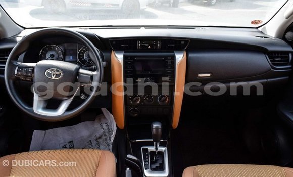 Imported Toyota Fortuner White Makiinaa iti Import - Dubai keessatti Somalia keessatti Imported Toyota Fortuner White Makiinaa iti Import - Dubai keessatti Somalia keessatti