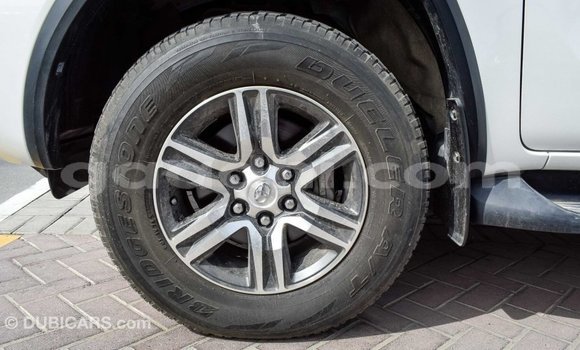 Imported Toyota Fortuner White Makiinaa iti Import - Dubai keessatti Somalia keessatti Imported Toyota Fortuner White Makiinaa iti Import - Dubai keessatti Somalia keessatti