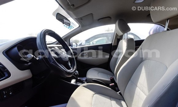 Acheter Import Voiture Kia Rio Noir à Import - Dubai, Somalie Acheter Import Voiture Kia Rio Noir à Import - Dubai, Somalie
