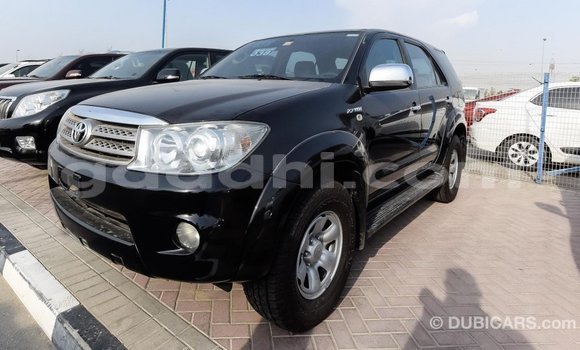 Acheter Import Voiture Toyota Fortuner Noir à Import - Dubai, Somalie Acheter Import Voiture Toyota Fortuner Noir à Import - Dubai, Somalie