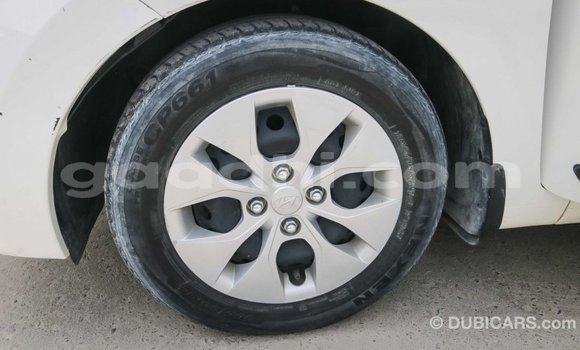 Imported Hyundai i10 White Makiinaa iti Import - Dubai keessatti Somalia keessatti Imported Hyundai i10 White Makiinaa iti Import - Dubai keessatti Somalia keessatti