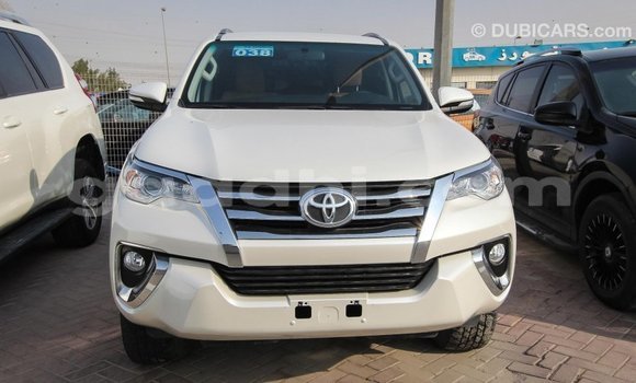 Imported Toyota Fortuner White Makiinaa iti Import - Dubai keessatti Somalia keessatti Imported Toyota Fortuner White Makiinaa iti Import - Dubai keessatti Somalia keessatti
