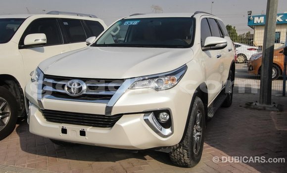 Imported Toyota Fortuner White Makiinaa iti Import - Dubai keessatti Somalia keessatti Imported Toyota Fortuner White Makiinaa iti Import - Dubai keessatti Somalia keessatti