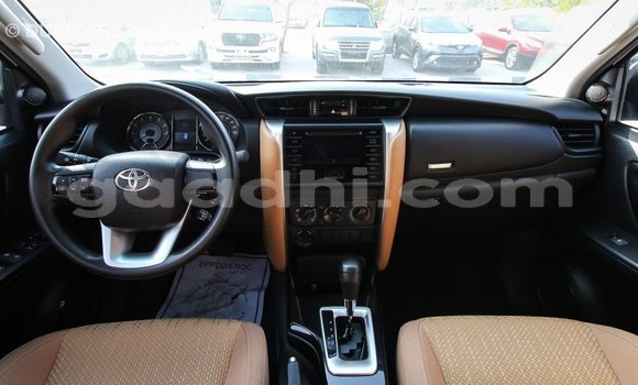 Imported Toyota Fortuner White Makiinaa iti Import - Dubai keessatti Somalia keessatti Imported Toyota Fortuner White Makiinaa iti Import - Dubai keessatti Somalia keessatti