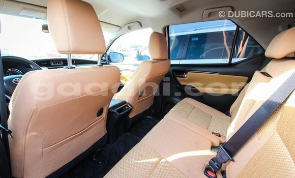 Imported Toyota Fortuner White Makiinaa iti Import - Dubai keessatti Somalia keessatti Imported Toyota Fortuner White Makiinaa iti Import - Dubai keessatti Somalia keessatti