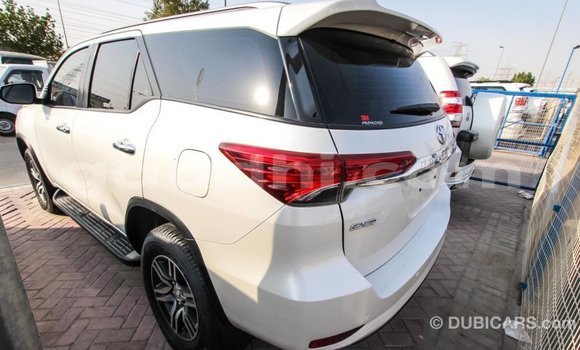Imported Toyota Fortuner White Makiinaa iti Import - Dubai keessatti Somalia keessatti Imported Toyota Fortuner White Makiinaa iti Import - Dubai keessatti Somalia keessatti