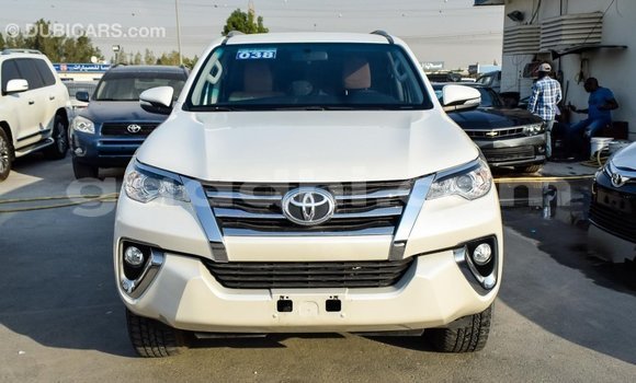 اشتري Imported Toyota Fortuner أبيض سيارة في Import - Dubai في الصومال اشتري Imported Toyota Fortuner أبيض سيارة في Import - Dubai في الصومال