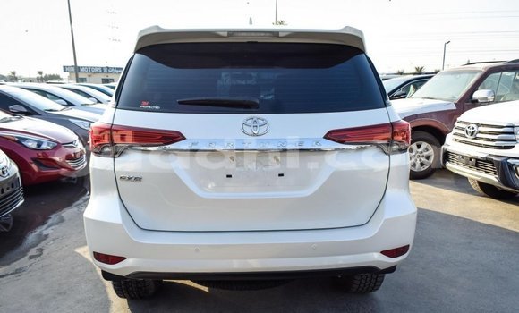 اشتري Imported Toyota Fortuner أبيض سيارة في Import - Dubai في الصومال اشتري Imported Toyota Fortuner أبيض سيارة في Import - Dubai في الصومال