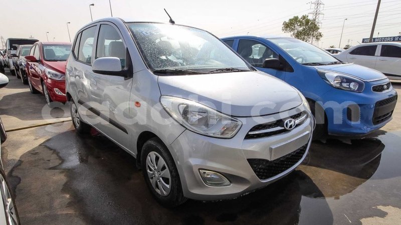 Big with watermark hyundai i10 somalia import dubai 3052