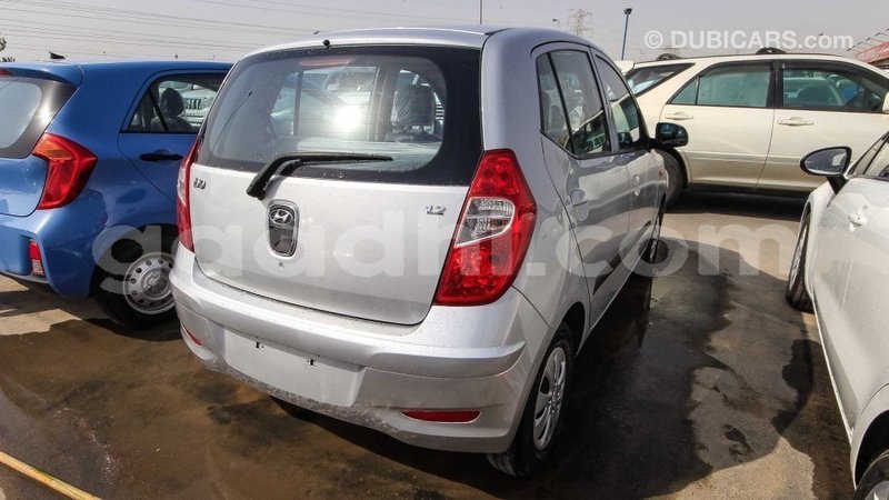 Big with watermark hyundai i10 somalia import dubai 3052