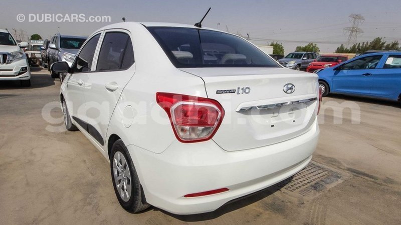 Big with watermark hyundai i10 somalia import dubai 3054