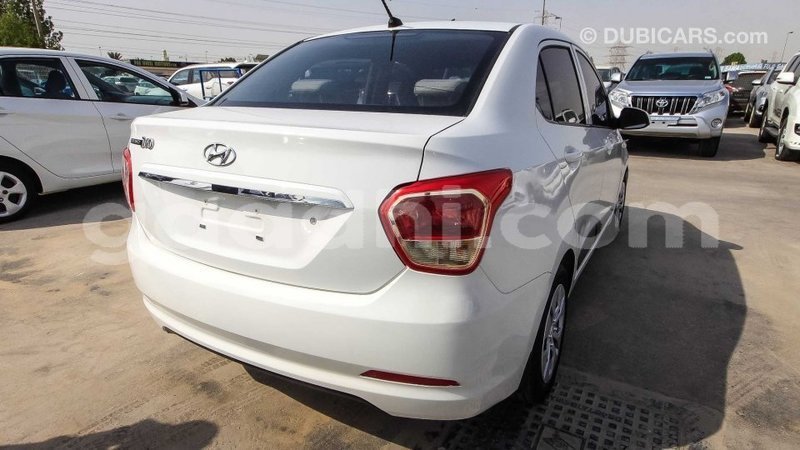 Big with watermark hyundai i10 somalia import dubai 3054