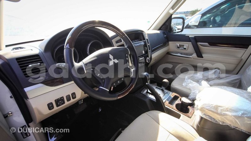 Big with watermark mitsubishi pajero somalia import dubai 3056