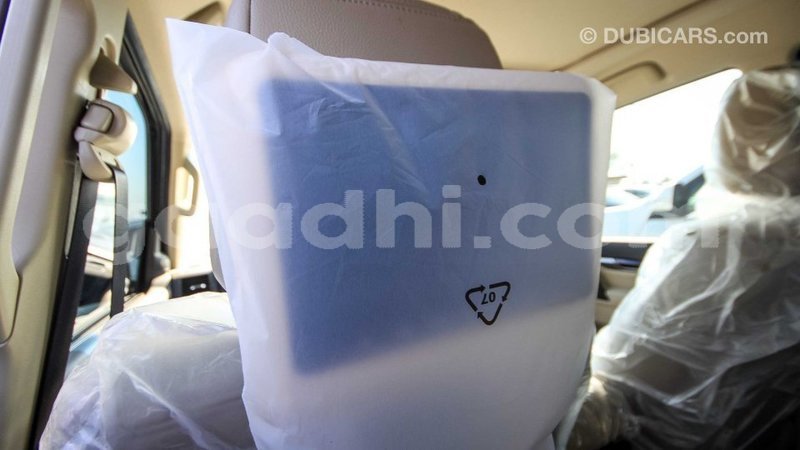 Big with watermark mitsubishi pajero somalia import dubai 3056