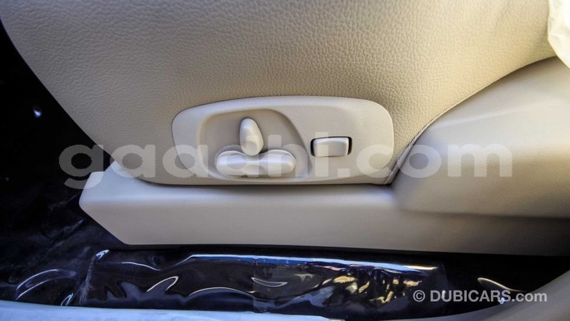 Big with watermark mitsubishi pajero somalia import dubai 3056