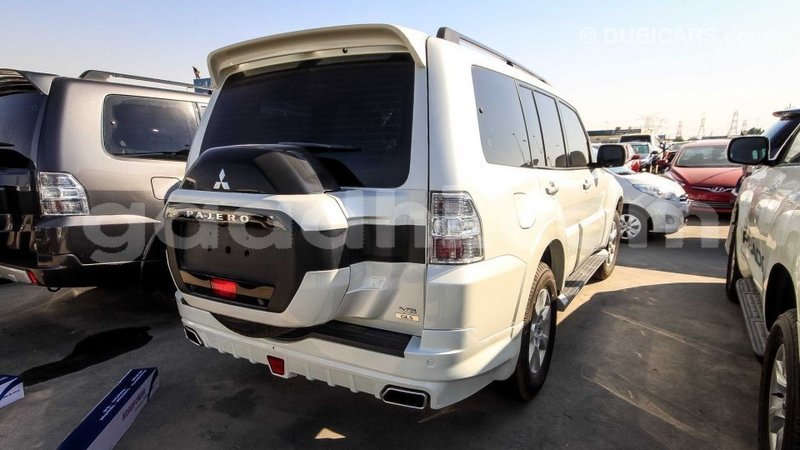 Big with watermark mitsubishi pajero somalia import dubai 3056