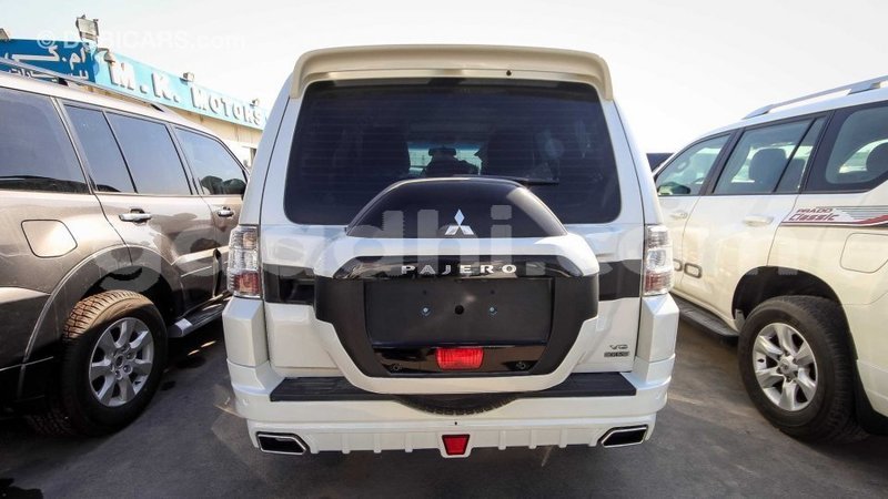 Big with watermark mitsubishi pajero somalia import dubai 3056