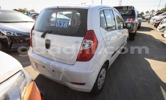 Imported Hyundai i10 White Makiinaa iti Import - Dubai keessatti Somalia keessatti Imported Hyundai i10 White Makiinaa iti Import - Dubai keessatti Somalia keessatti